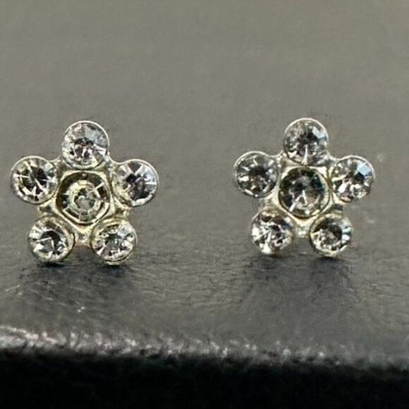 Studex 585 14k White Gold Daisy Earrings - Picture 3 of 5